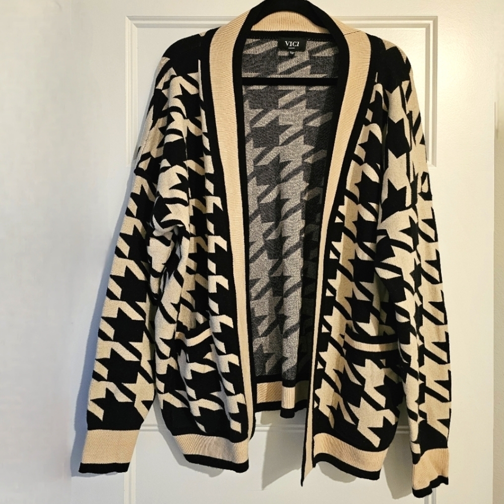 Vici Women's Houndstooth Cardigan Sz medium